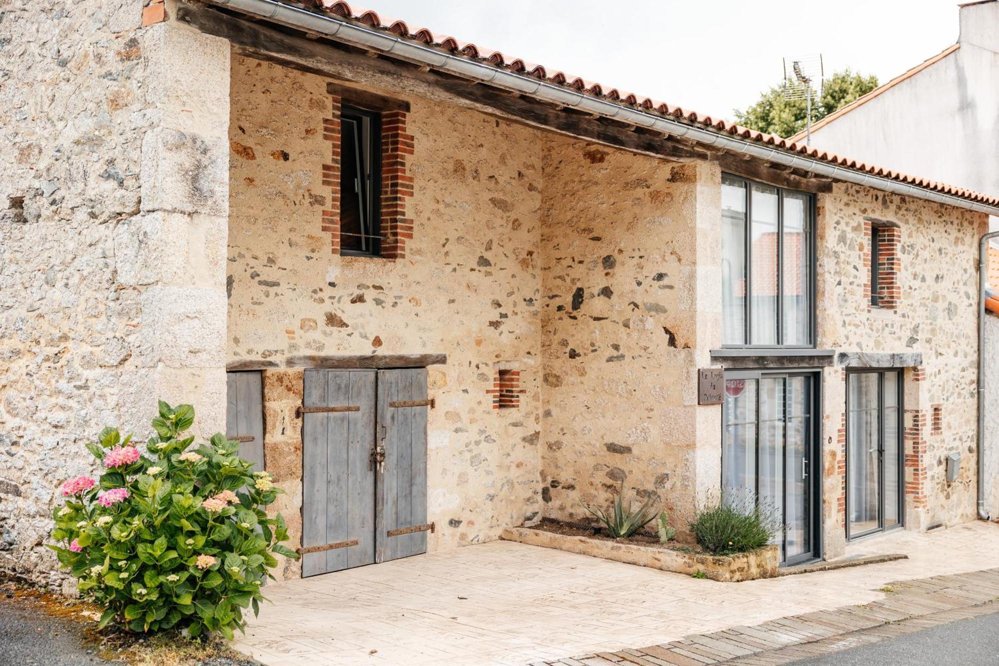 Le Logis Du Prieure Les Châtelliers-Châteaumur Exterior foto
