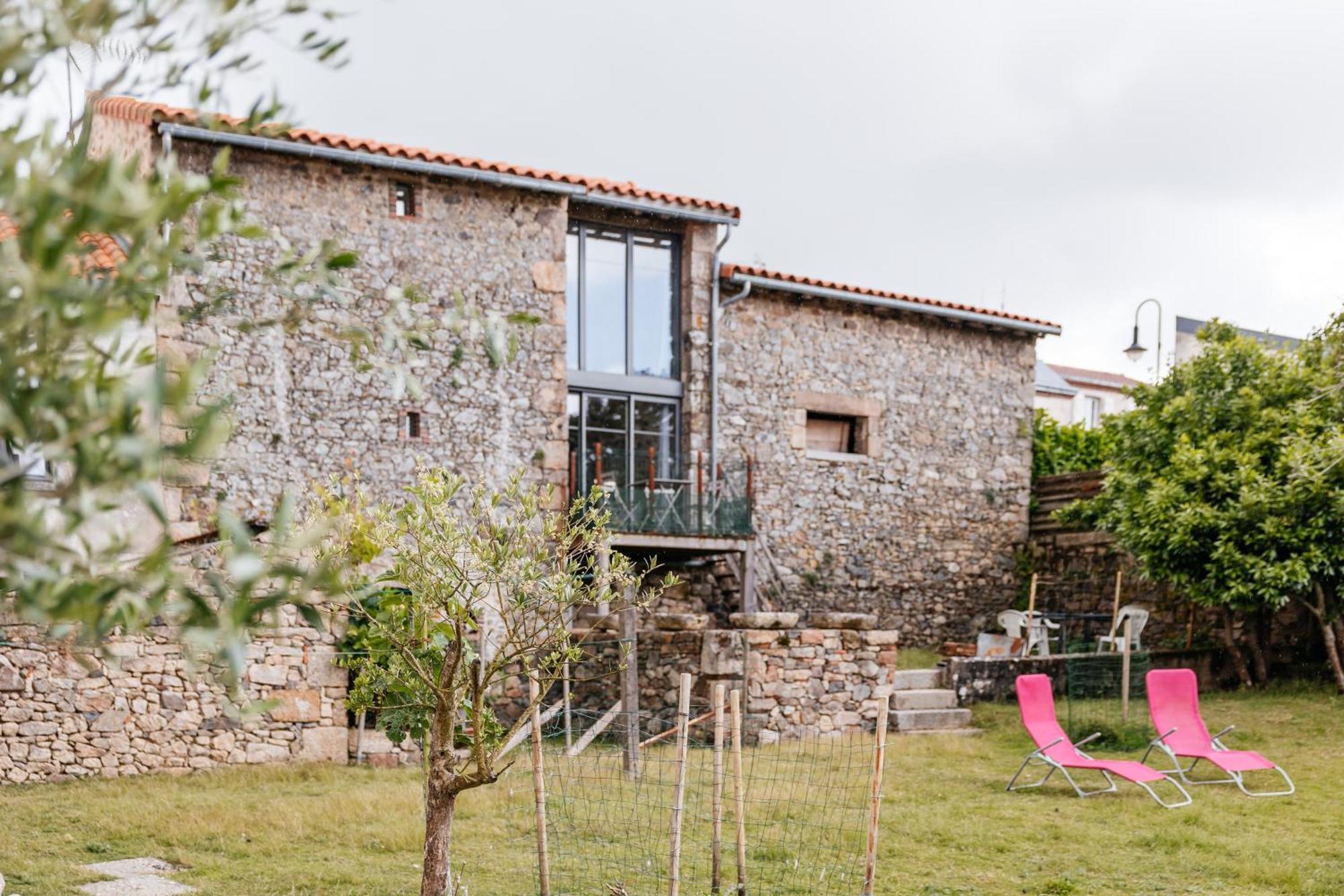 Le Logis Du Prieure Les Châtelliers-Châteaumur Exterior foto